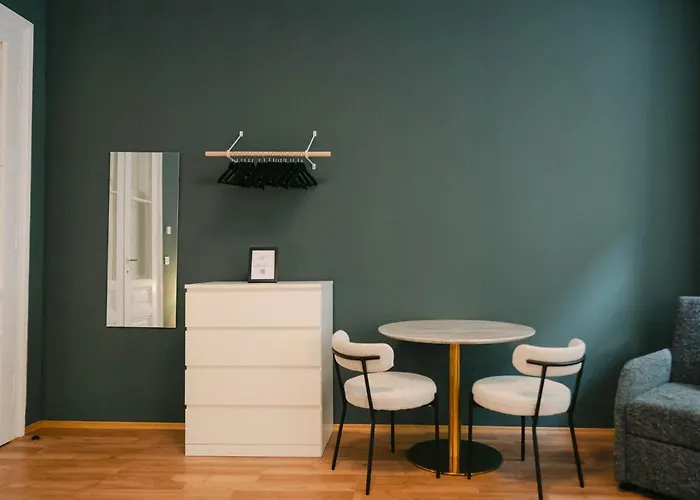 Comfy For 2-4 Quiet & Close To Metro Vienna