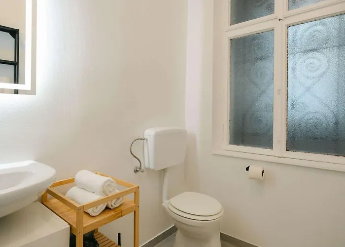 Appartamento Comfy For 2-4 Quiet & Close To Metro Vienna