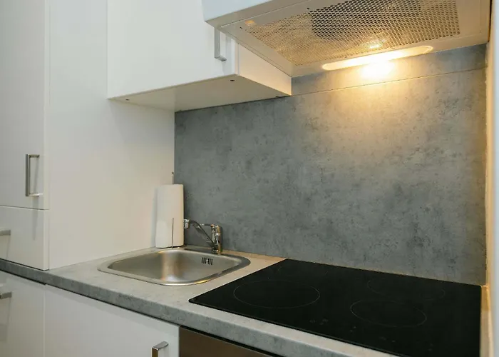 Appartamento Comfy For 2-4 Quiet & Close To Metro *