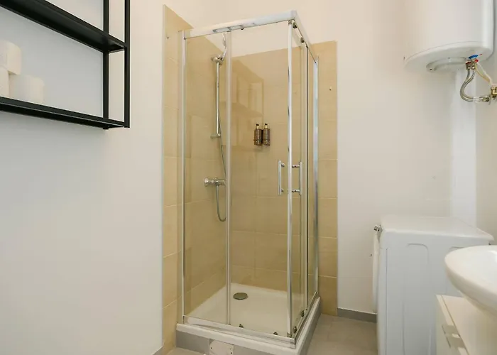 Appartamento Comfy For 2-4 Quiet & Close To Metro *