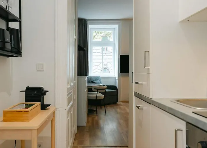 Appartamento Comfy For 2-4 Quiet & Close To Metro Vienna
