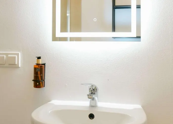 Comfy For 2-4 Quiet & Close To Metro Appartamento *