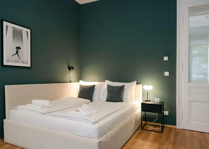 Appartamento Comfy For 2-4 Quiet & Close To Metro
