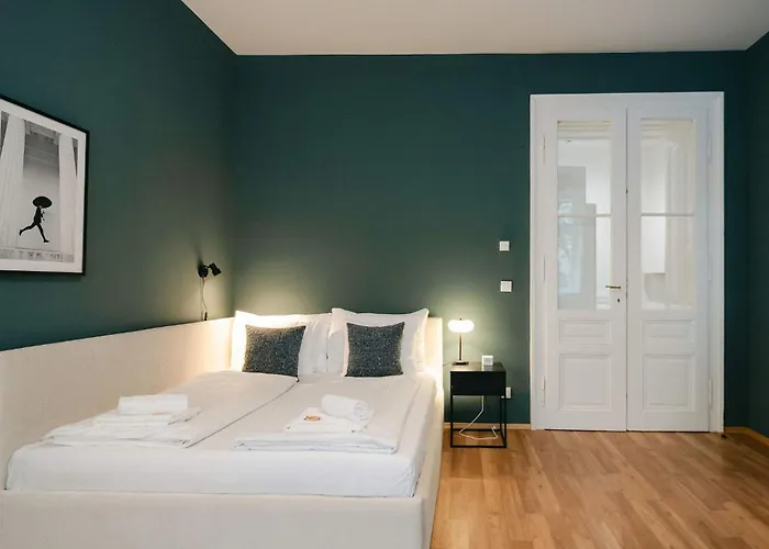 Appartamento Comfy For 2-4 Quiet & Close To Metro *
